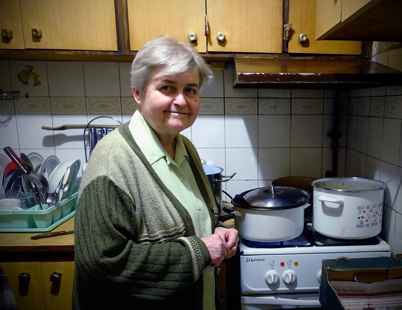 Marta Sawicka w swojej kuchni. To tu ona i jej pomocnicy przygotowują posiłki dla chorych i ubogich /Justyna Tomaszewska /INTERIA.PL