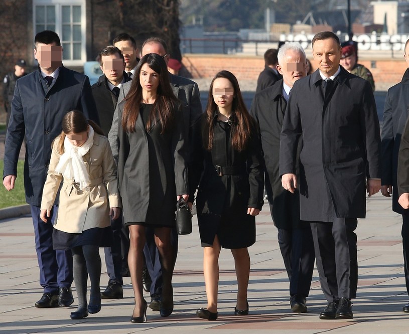 Marta z córkami i prezydent /Damian Klamka /East News