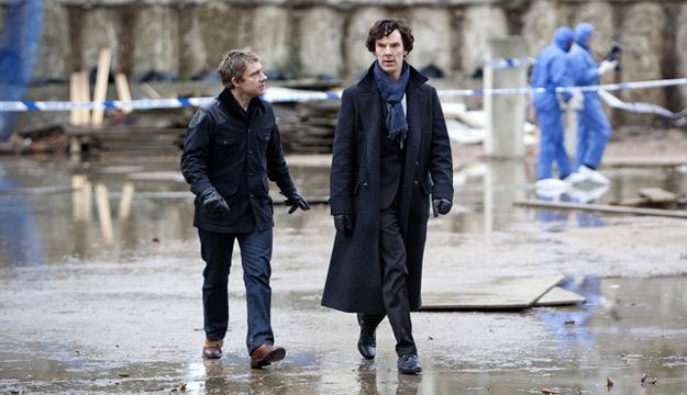 Martin Freeman i Benedict Cumberbatch w serialu "Sherlock" /materiały prasowe