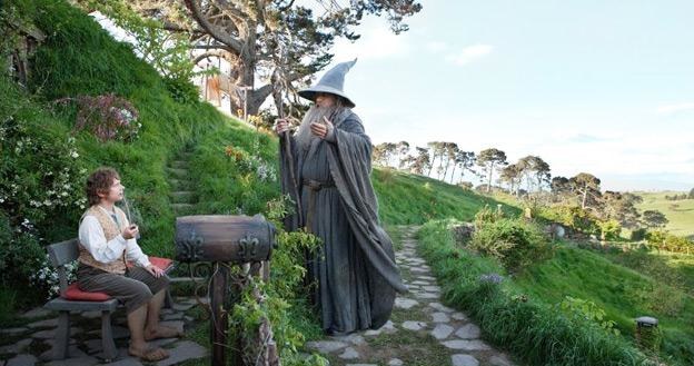 Martin Freeman i Ian McKellen w filmie "Hobbit: Niezwykła podróż" /materiały dystrybutora