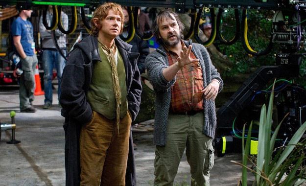 Martin Freeman i Peter Jacksona na planie "Hobbita" /materiały dystrybutora