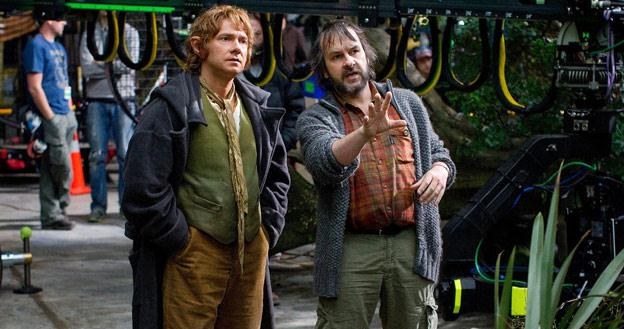 Martin Freeman i Peter Jacksona na planie "Hobbita" /materiały dystrybutora