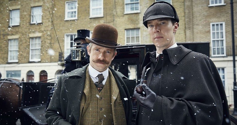 Martin Freeman (Watson) i Benedict Cumberbatch (Sherlock) w filmie "Sherlock i upiorna panna młoda" /materiały dystrybutora