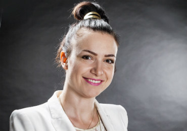 Specjalista medycyny estetycznej. Od ponad 10 lat jest konsultantem dla branży kosmetycznej. Od 2014 roku do rozwija sieć klinik kosmetologii i medycyny estetycznej - SC Beauty Clinic.