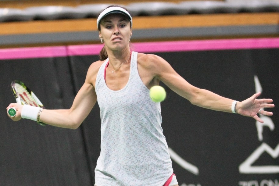 Martina Hingis podczas treningu Szwajcarek przed meczem barażowym z Polską o prawo gry w Grupie Światowej Pucharu Federacji /Lech Muszyński /PAP