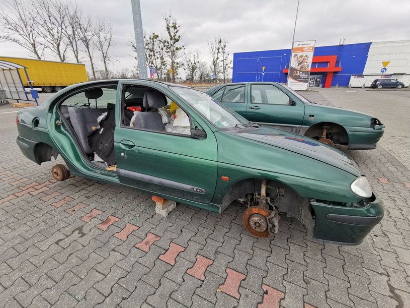 "Martwe dusze" to poważny problem Centralnej Ewidencji Pojazdów. Jest ich w Polsce blisko 7 mln /Łukasz Solski / East News /Agencja SE/East News