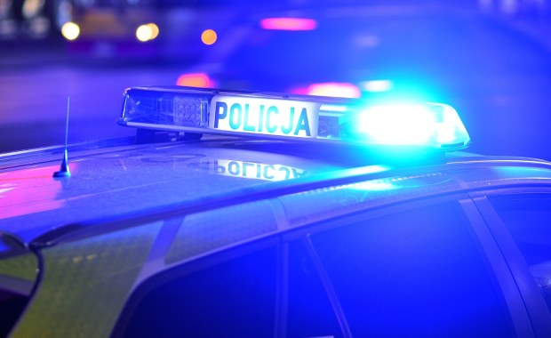 Martwe dziecko w mieszkaniu. Policjanci weszli siłą