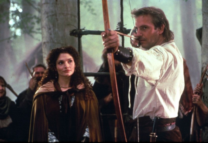 Mary Elizabeth Mastrantonio i Kevin Costner w scenie z filmu "Robin Hood: Książę złodziei" /Mary Evans Picture Library /East News