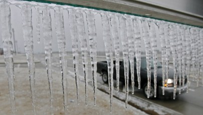 Marznące opady w północno-wschodniej Polsce, wiatr na południu. IMGW ostrzega!