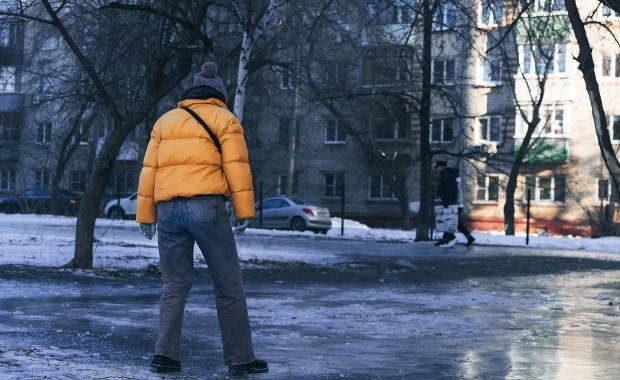 Marznący deszcz i gołoledź. Meteorolodzy ostrzegają