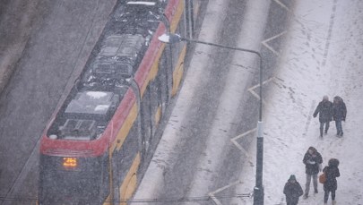 Marznący deszcz sparaliżował Warszawę i okolice