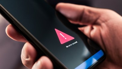 Marznący śnieg sparaliżował Play. Awaria stacji bazowych opanowana