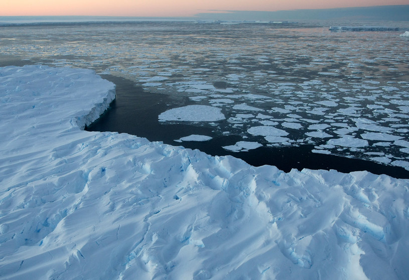 Masa lodu na Antarktydzie wciąż rośnie - dowodzi NASA /AFP