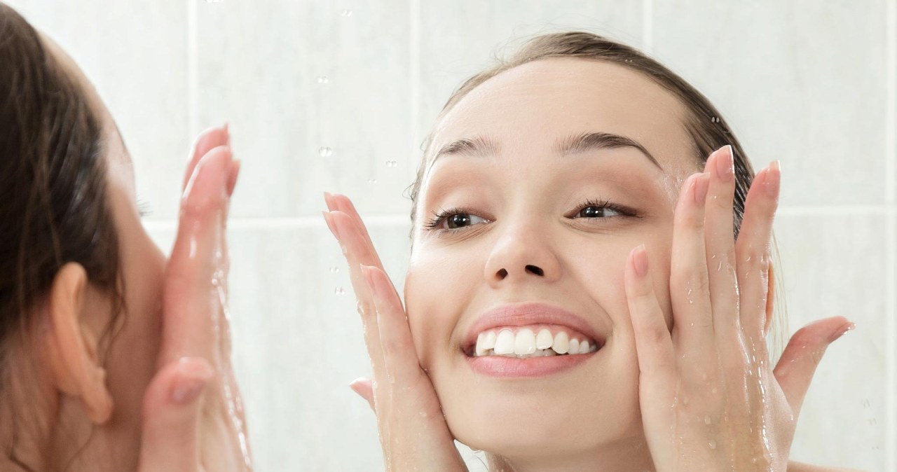 Maść cynkowa może pomóc w uzyskaniu pięknej, gładkiej cery bez niedoskonałości. /Picsel /123RF/PICSEL