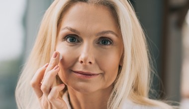 Maść z witaminą F odmładza cerę i koi podrażnienia. Apteczny sekret pięknej skóry