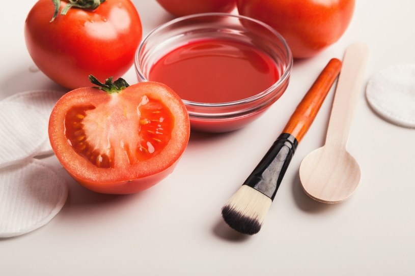 Maseczka z pomidorów poprawi koloryt skóry /123RF/PICSEL