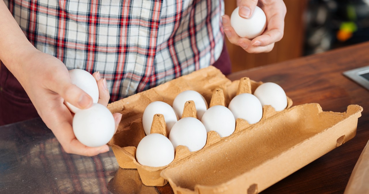 Maseczkę na napiętą skórę pod oczami przygotujesz w domu /123RF/PICSEL