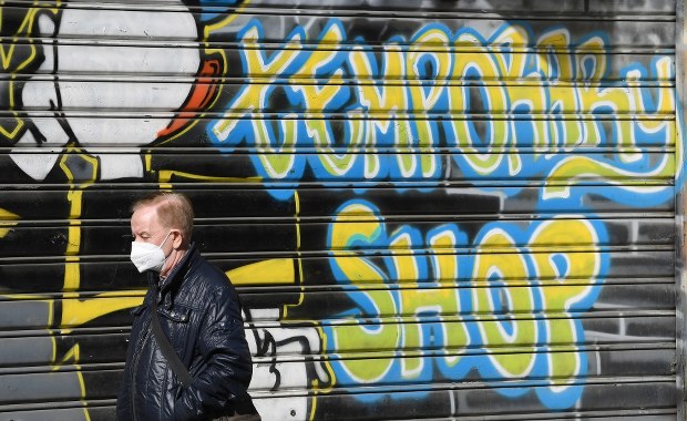 Maseczki pomogły ograniczyć we Włoszech pierwszą falę pandemii