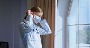 ​"Maseczki założyć!". Nowe zalecenie dla szpitali w całej Polsce