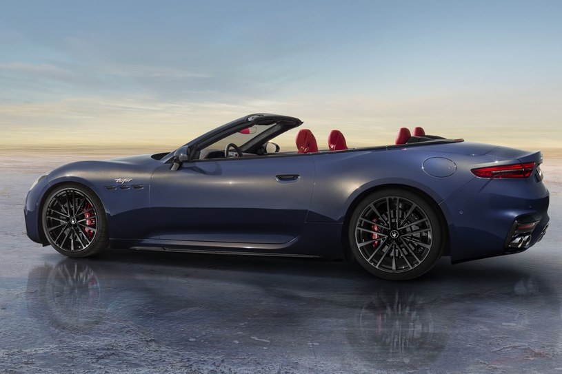 Maserati GranCabrio dostępne będzie z silnikiem V6 o mocy 542 KM. /materiały prasowe