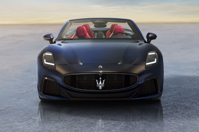 Maserati GranCabrio pomieści cztery osoby.