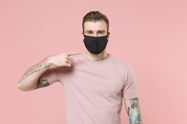 'Mask Mouth', czyli do czego może doprowadzić noszenie brudnej maseczki