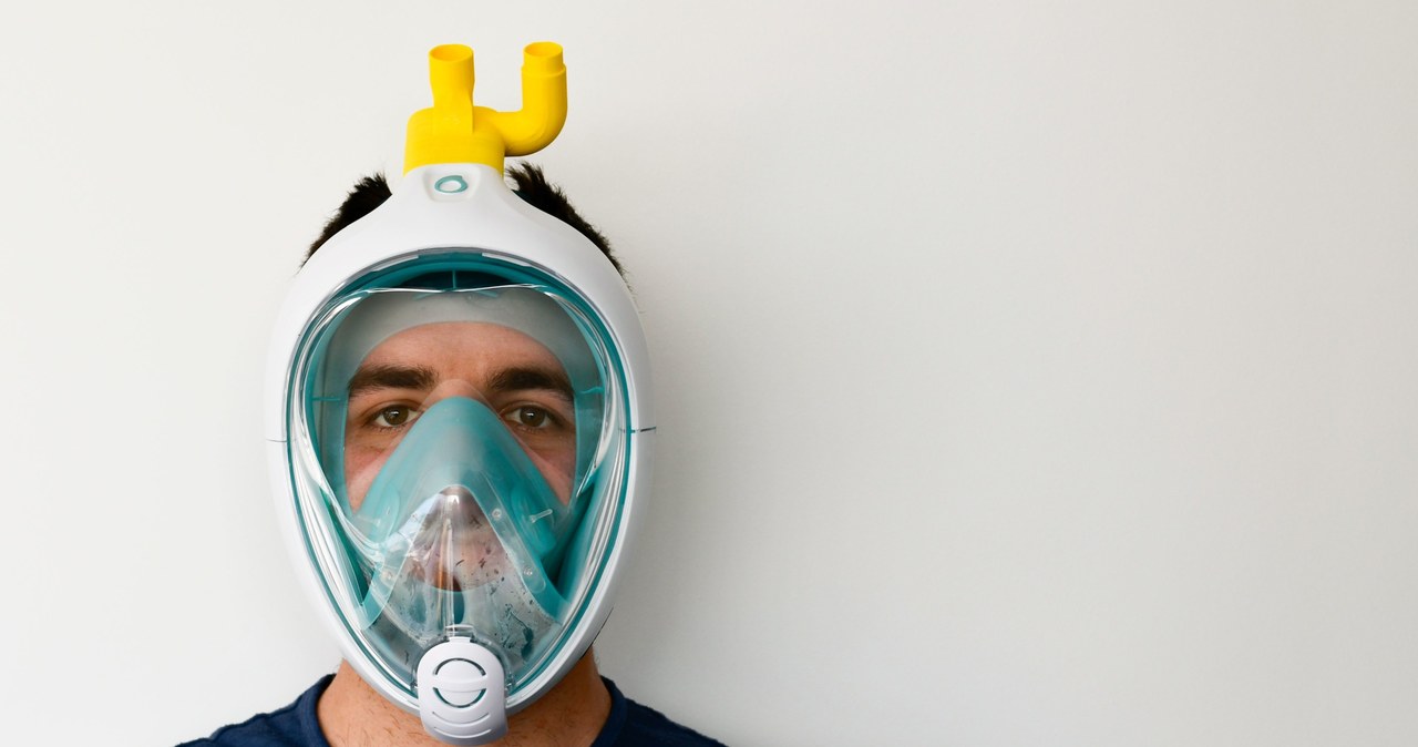 Maska do nurkowania przerobiona na aparat do wentylacji pacjentów /materiały prasowe