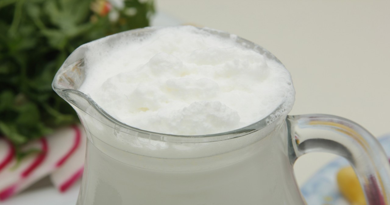 Maślanka świetnie wpływa na zdrowie kości i zębów /safakoguz /123RF/PICSEL