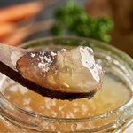 "Masło bogów" znane z PRL-u wraca do menu. Jest pełne kolagenu, poprawia stan kości i wygląd skóry