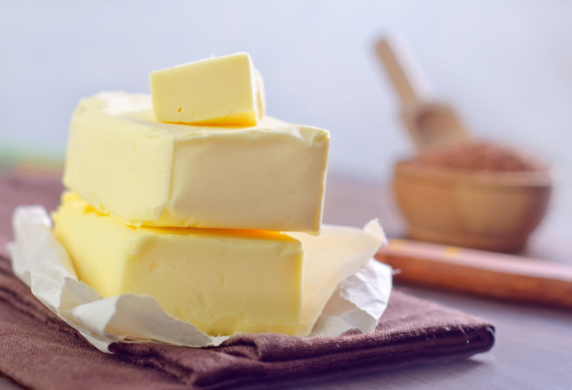 Masło zawiera witaminę E /123RF/PICSEL