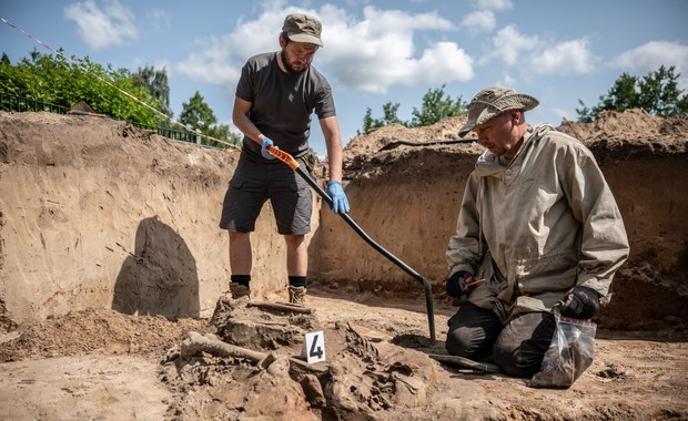 Masowe mogiły odkryte koło Bydgoszczy. IPN apeluje