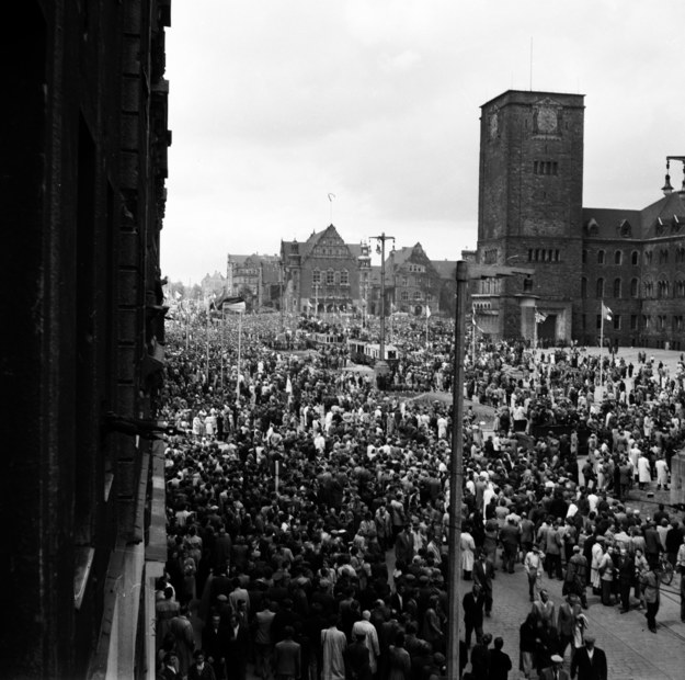 Masowe protesty w Poznaniu - 28 czerwca 1956 roku /CAF /PAP