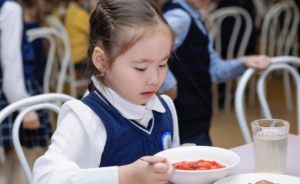 Masowe zatrucie w szkole. Ponad 300 dzieci w szpitalach