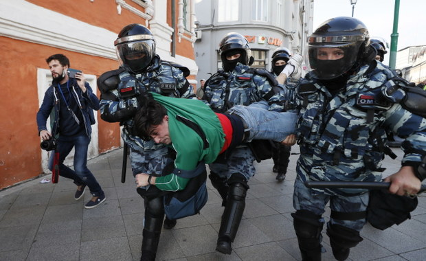 Masowe zatrzymania w Rosji. W rękach policji 352 protestujących
