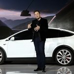 Masowe zwolnienia w Tesli. Musk: „To przygotowania do rozwoju”