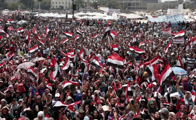 Masowymi protesty społeczne na placu Tahrir /ANDRE PAIN /PAP/EPA