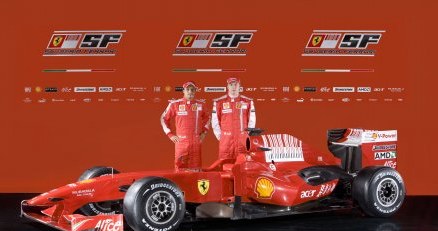 Massa, Raikkonen i nowy bolid Ferrari /AFP