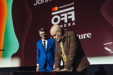 Mastercard OFF CAMERA: John Malkovich z nagrodą "Pod prąd"