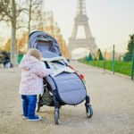 Masz 29 lat? Francuski rząd przypomni ci, że już czas na dziecko