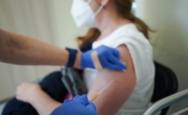 Masz 50 lat? Ruszyła rejestracja na twoje szczepienie przeciw Covid-19 