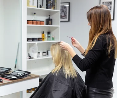 Masz cienkie włosy? Wybierz to cięcie, działa jak push up