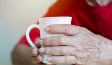 Masz dnę moczanową? Tych napojów unikaj, a oddalisz widmo objawów