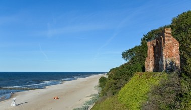 Masz dość zatłoczonych kurortów? Odwiedź tę wyjątkową miejscowość nad Bałtykiem