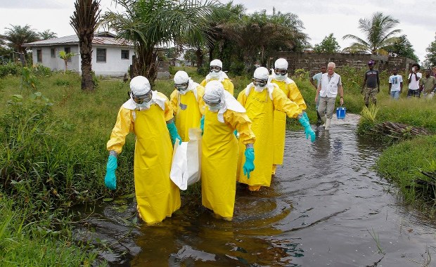 Masz objawy eboli? Nie idź do lekarza!