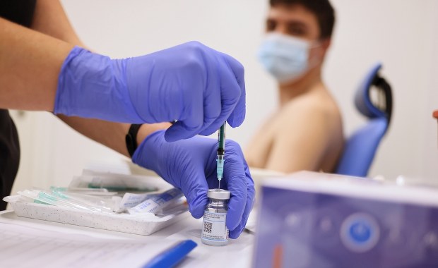 Masz od 25 do 27 lat? Zapisz się na szczepienie przeciw Covid-19