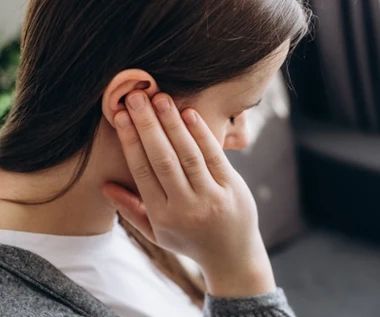 Masz szumy uszne? To może być brak tej jednej witaminy 