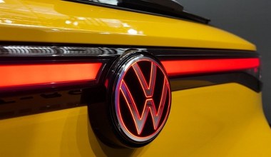 Masz takie logo na swoim aucie? Może cię słono kosztować