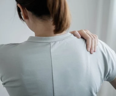 Masz ten objaw, jeśli więcej się poruszasz w ciągu dnia? Zakwasy to ważny sygnał od ciała