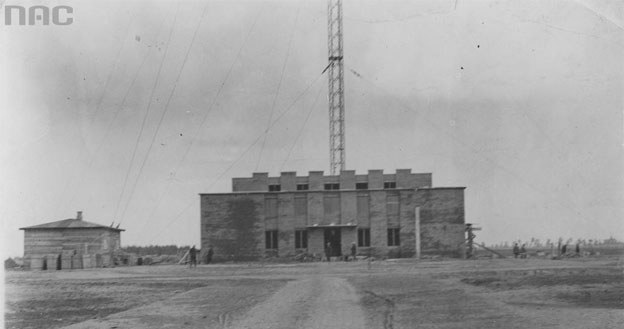 Maszty antenowe radiostacji w Raszynie /Z archiwum Narodowego Archiwum Cyfrowego