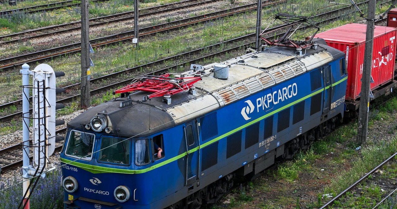 Maszyniści w PKP Cargo to jedna z najlepiej opłacanych grup zawodowych w sektorze kolejowym w Polsce. /Łukasz Gdak /East News